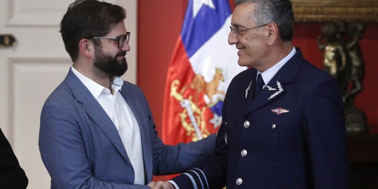 Presidente Boric designó a Hugo Rodríguez como nuevo comandante en jefe de la Fuerza Aérea