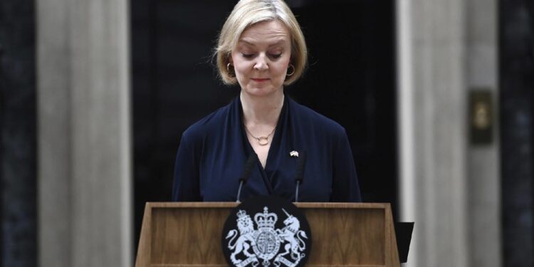 Liz Truss renunció como primera ministra del Reino Unido