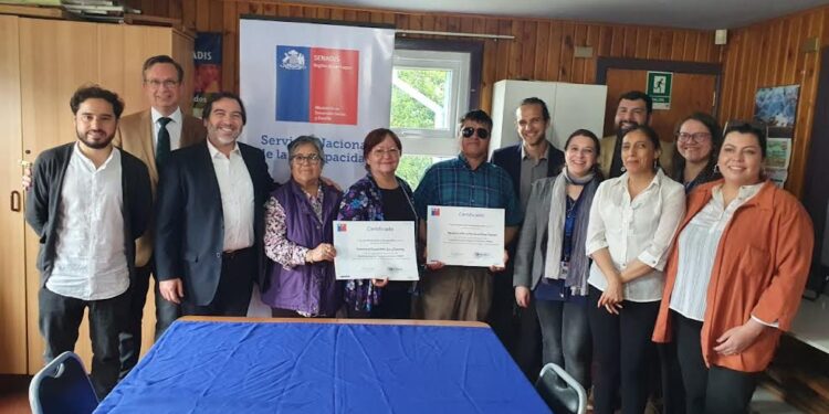Senadis Los Lagos entregó recursos a organizaciones de personas discapacitadas