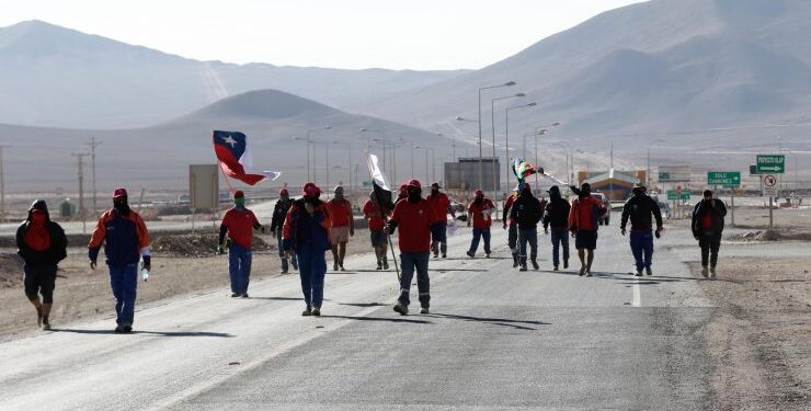 Minera Escondida: sindicato anuncia huelga por incumplir seguridad y derechos laborales