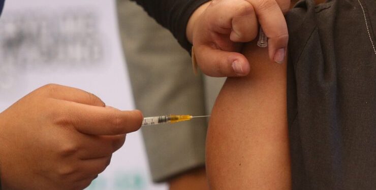 Inician sumario por uso de 129 vacunas que perdieron cadena de frío en Los Ríos