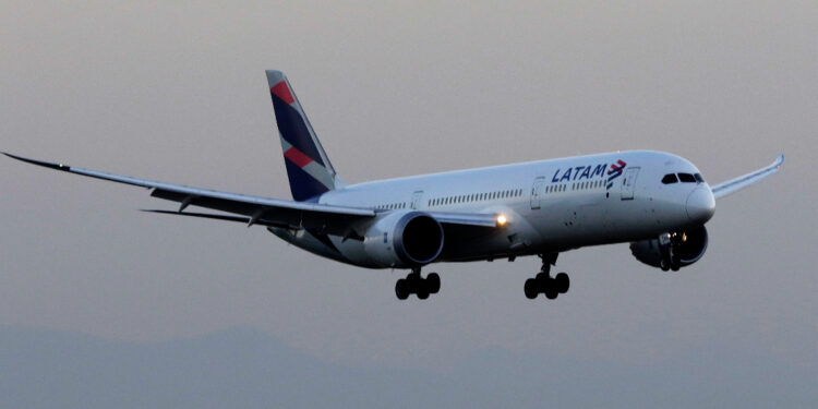 Sindicato de Pilotos de Latam advirtió que si no hay acuerdo, la huelga «comienza este jueves»