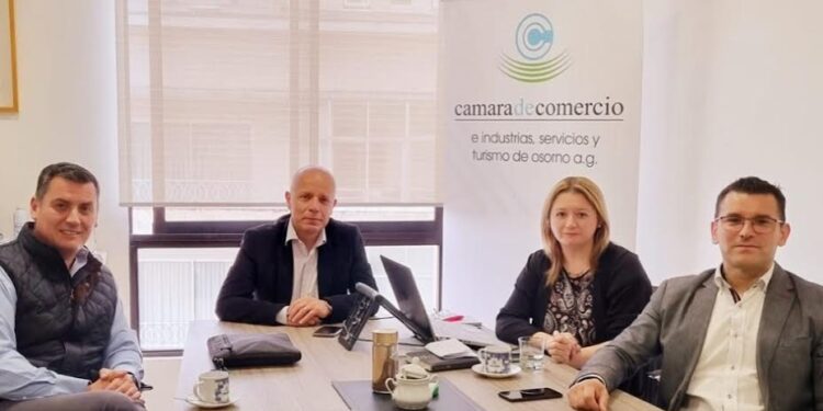 Sellan convenio para que asociados a Cámara de Comercio Osorno reciban asesorías gratuitas