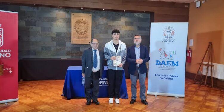 Nueve alumnos de preuniversitario municipal de Osorno fueron premiados