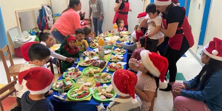 Jardín infantil “Antiyal” de Osorno celebró Navidad junto a trabajadores de Saesa