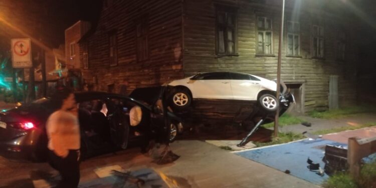 Osorno: Colisión dejó dos vehículos afectados en Rahue Bajo