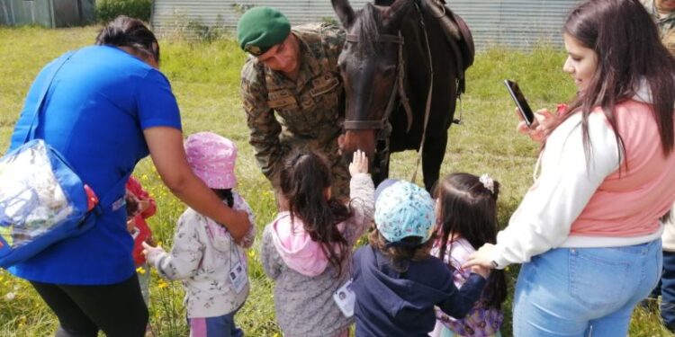 Personal del Ejército en Osorno compartió con jardín infantil&nbsp;