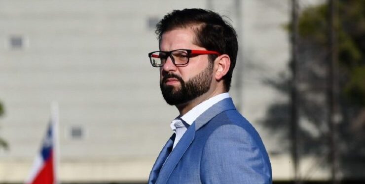Data Influye: Presidente Boric cierra el 2022 con un 54% de desaprobación