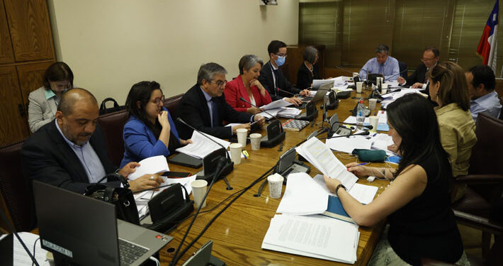 Hacienda despacha proyecto de reajuste que incluye a todo el sector público