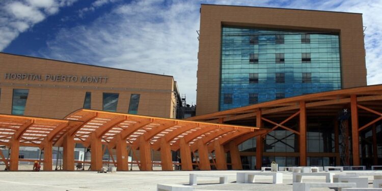 Fiscalía de Puerto Montt investigará muerte de joven que esperó atención por 12 horas