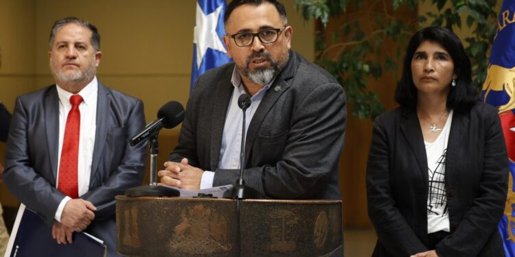 Diputados Yovana Ahumada, Víctor Pino y Roberto Arroyo renuncian al Partido de la Gente