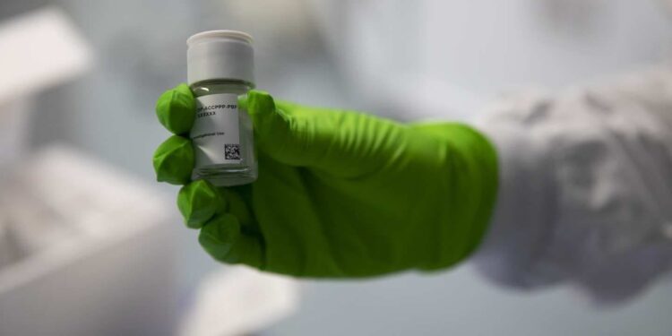 BioNtech probará tratamiento contra el cáncer en base a misma técnica que vacunas contra COVID