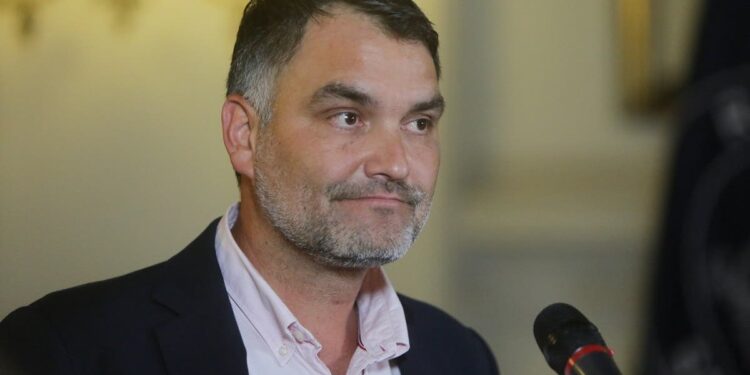 Senador Macaya: «Los indultos es lo más grave del Gobierno»