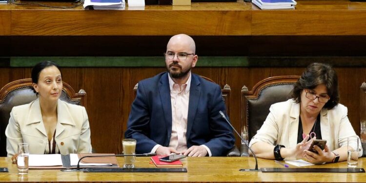 Diputados rechazan acusación constitucional contra Giorgio Jackson