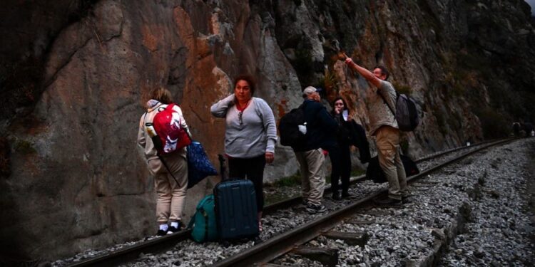 Perú cierra ingreso a Machu Picchu por protestas contra el gobierno