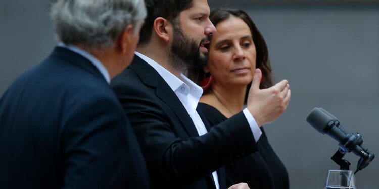 Boric respaldó a ministra Urrejola tras filtración de audios