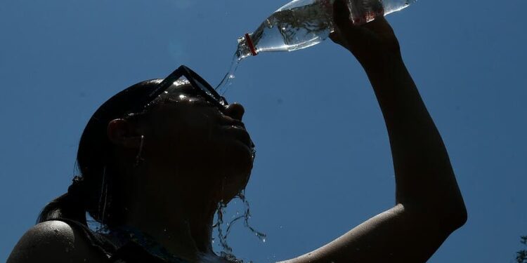 Meteorología emite alerta por temperaturas extremas en siete regiones