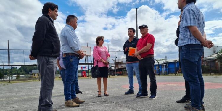 Puyehue firma entrega de terreno para iniciar dos importantes obras