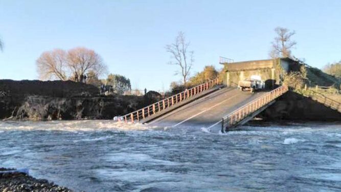 Juzgado acoge demanda de familia de joven fallecido en puente Cancura el 2018