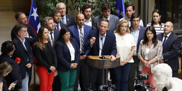 Chile Vamos presenta acusación constitucional contra exministra Ríos