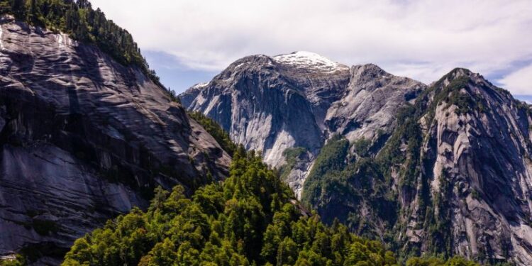 Declaran Santuario de la Naturaleza al Valle del Cochamó