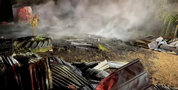 Casa deshabitada fue destruida tras ataque incendiario en La Araucanía