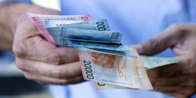 Sueldo mínimo se reajusta este 1 de enero a $410 mil pesos