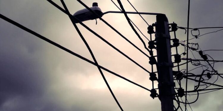 Decenas de familias en Osorno estuvieron 24 horas sin energía eléctrica