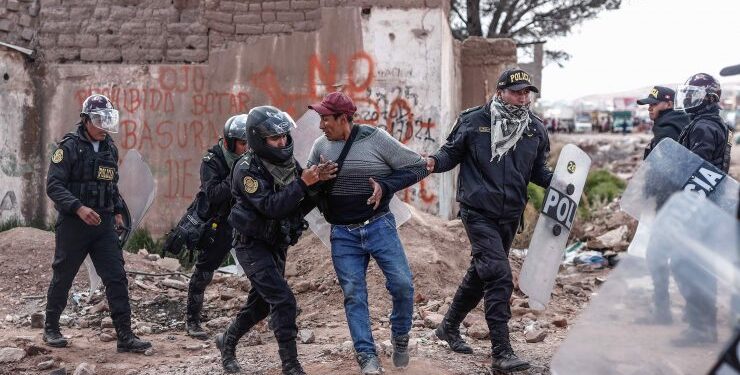 Perú: Jornada de protestas contra el Gobierno deja 17 muertos
