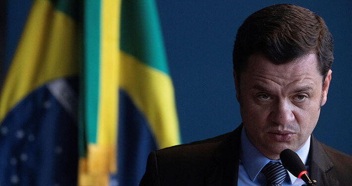 Ordenan detención de ex ministro de Bolsonaro por asaltos en Brasilia