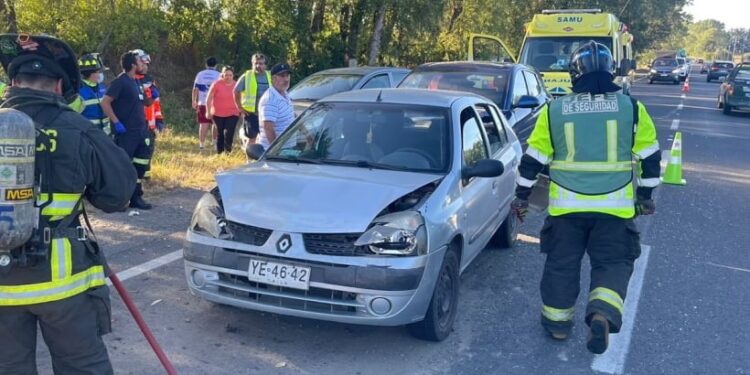 Tres lesionados dejó colisión múltiple en ruta U-55 a Puerto Octay