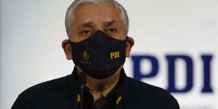 Fiscalía pide 20 años de presidio para exdirector de la PDI Héctor Espinosa