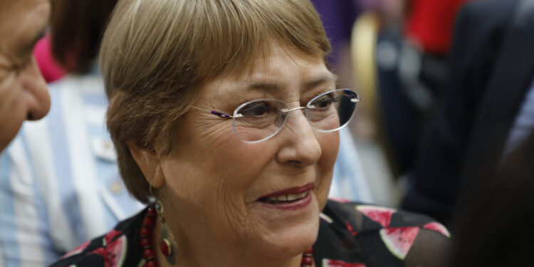 Michelle Bachelet retoma su agenda política a tres meses de su llegada a Chile