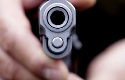 Buscan a conductor que disparó al menos cinco veces a peatón en Osorno