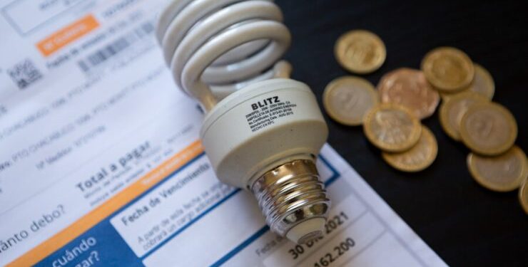 Condonarán deudas de agua y luz a afectados por incendios