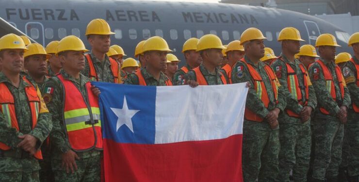150 brigadistas mexicanos llegan a Chile por incendios forestales