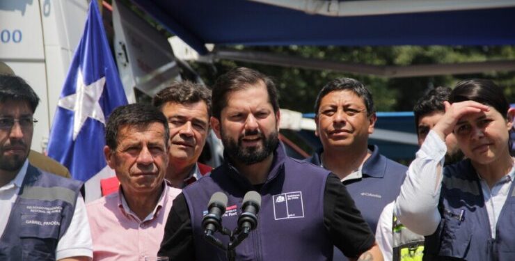 Cadem: 68% piensa que Gobierno no fue oportuno con incendios forestales