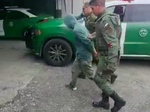 Sujeto es detenido por robo de accesorios a vehículos en Osorno