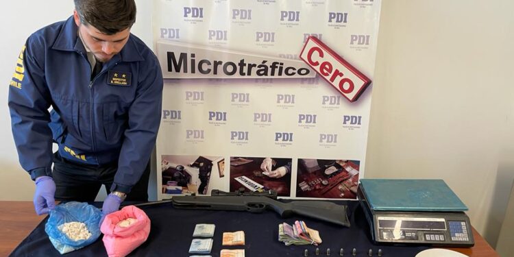 Dos detenidos y más de un kilo de cocaína decomisada deja operativo en Puyehue