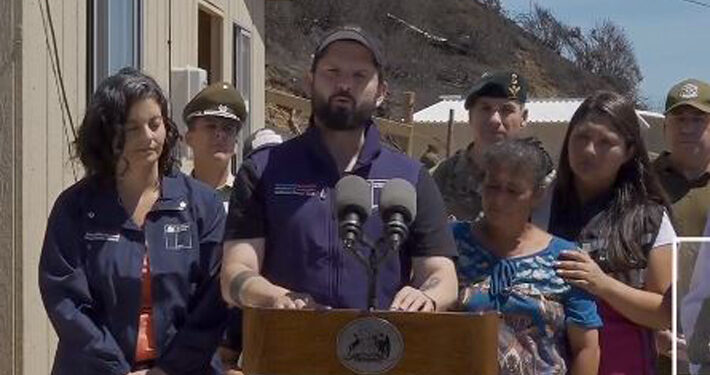 Presidente Boric entrega viviendas de emergencia en el Biobío