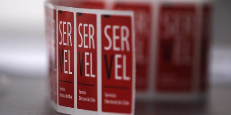 Revisa aquí todos los candidatos por región al Consejo Constitucional