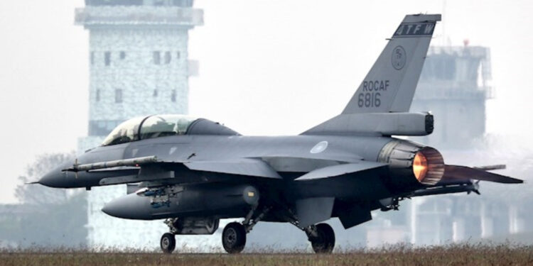 Ejército de Estados Unidos derribó tercer objeto volador esta semana