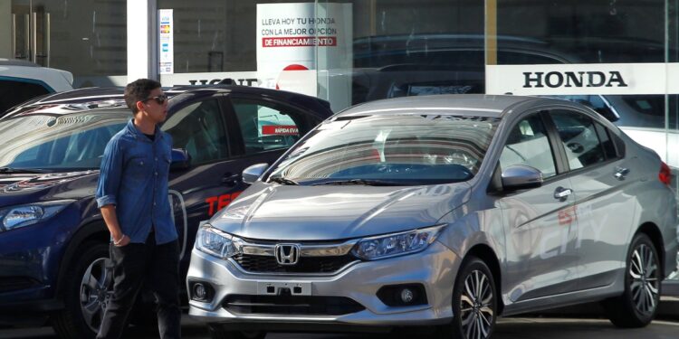 Autos nuevos en Chile deberán incorporar siete medidas de seguridad