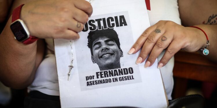 Condenan a prisión perpetua a 5 de los 8 rugbistas por crimen de Fernando Báez en Argentina