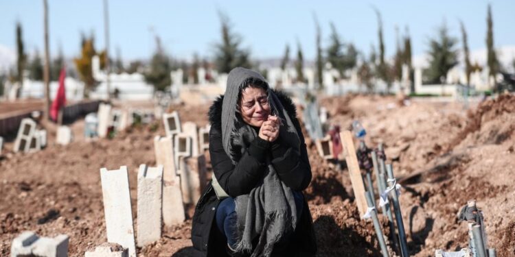 Más de 28.000 muertos por los terremotos en Turquía y Siria