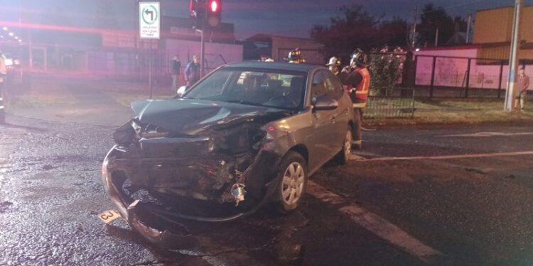 Un lesionado dejó colisión vehicular en sector oriente de Osorno