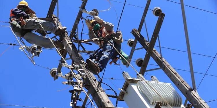Realizarán trabajos para fortalecer red eléctrica en San Juan de la Costa