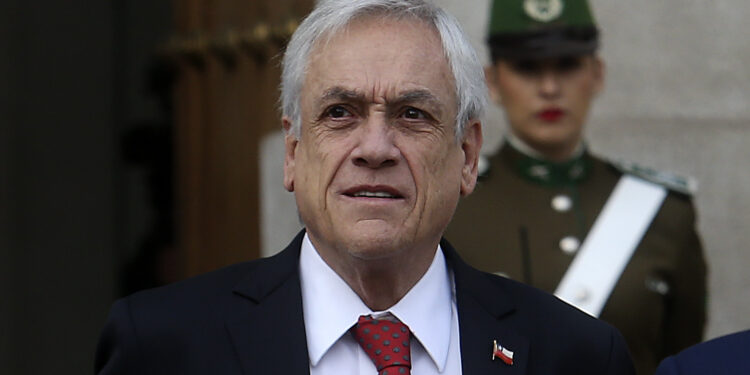 Fiscal Chong cita a declarar como imputado a Piñera por causas de lesa humanidad