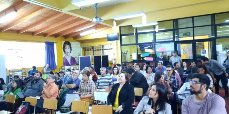Liceo Carmela Carvajal de Osorno abre el año con capacitación