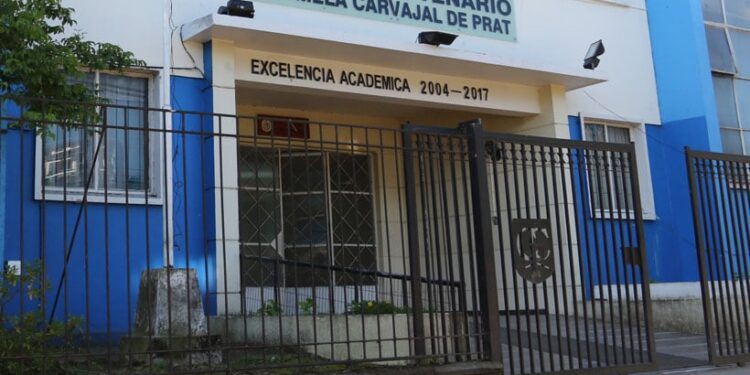 Comunidad educativa del liceo Carmela Carvajal de Osorno abordó plan de contingencia&nbsp;